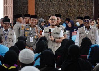 Wamen Haji Sambut Langsung Kloter 16 Debarkasi Medan, Tekankan Haji Mabrur sebagai Oleh-Oleh Terbaik dari Tanah Suci