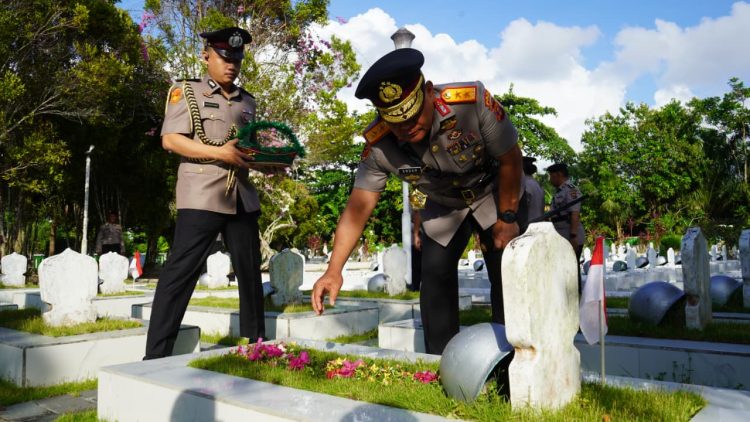 Dalam Khidmat Ziarah, Polda Kaltim Rawat Nilai Luhur Pengabdian Bhayangkara
