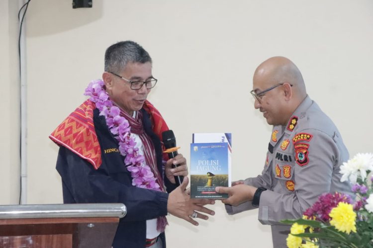 Bunga untuk Keadilan : Hinca Panjaitan Ajak Polres Karo Tebarkan Keharuman Pelayanan