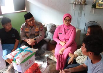 Wujud Kepedulian, Kapolres langkat Berikan Tali Asih Kepada Istri Personel Polri Yang Suaminya Telah Meninggal Dunia