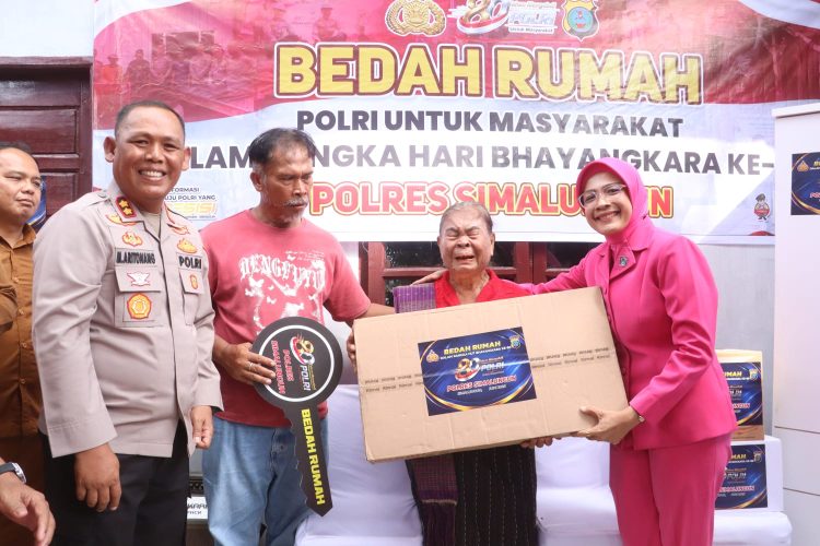Air Mata Bahagia Opung Sipayung: Kapolres Dan Ketua Bhayangkari Simalungun Serahkan Rumah Baru Lengkap Dengan Kasur, Lemari, Kompor Gas Hingga TV Baru
