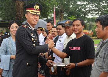 Puncak Hari Bhayangkara ke-80, Polres PPU Anugerahkan Penghargaan bagi Insan Berprestasi dan Juara Perlombaan
