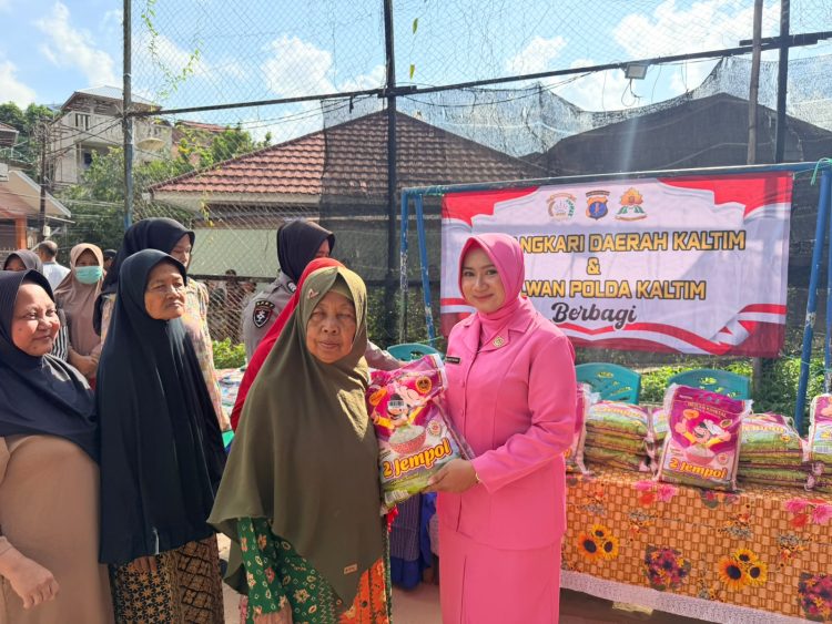 SENTUHAN KEPEDULIAN POLWAN DAN BHAYANGKARI POLDA KALTIM, HADIRKAN KEHANGATAN BAGI MASYARAKAT BALIKPAPAN