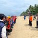 TIM PAMMAT POLDA KALTIM GERAK CEPAT, SATU ANAK MASIH DALAM PENCARIAN DI PANTAI BALIKPAPAN