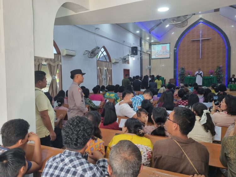 Polsek Tanjung Pura Intensifkan Pengamanan Ibadah Minggu Kasih, Perkuat Pelayanan dan Kamtibmas di Rumah Ibadah