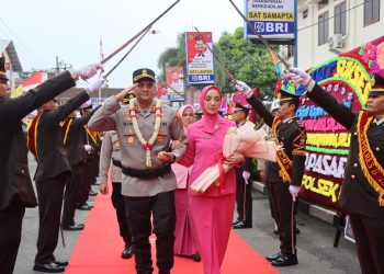 Kapolres Binjai Yang Baru, Disambut Tarian Melayu Dan Tradisi Kepolisian