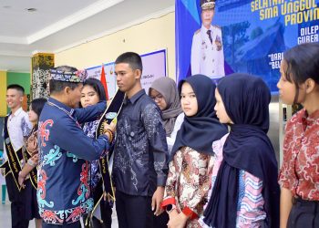 Gubernur Lepas Angkatan Pertama SMA Unggul Garuda, Titip Harumkan Nama Daerah