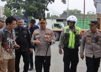 Kapolres Langkat Tinjau Ketersediaan BBM di SPBU Perdamaian Stabat, Antrean Mulai Berangsur Normal