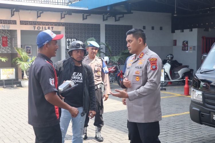 TURUN LANGSUNG PANTAU SPBU DAN PASTIKAN PASOKAN BBM UNTUK KEBUTUHAN MASYARAKAT