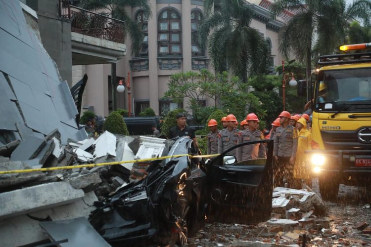 Brimob Polda Sumut Turunkan Tim Jibom, KBR, dan SAR Tangani Ledakan Rumah di Grand Polonia Medan