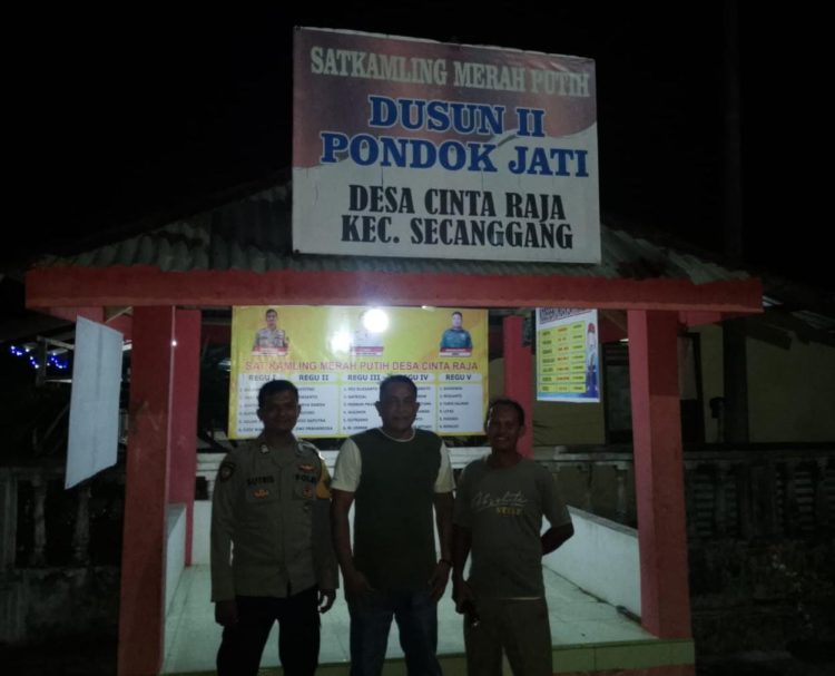 Sambangi Pos Kamling, Bhabinkamtibmas Polsek Secanggang Ajak Dukung Keamanan Lingkungan