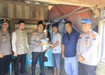 Kapolres Langkat Salurkan Bantuan untuk Korban Banjir di Besitang Pastikan Polri Hadir di Tengah Masyarakat