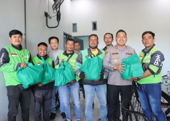 Kapolres Langkat Silaturahmi dengan Pengemudi Ojek Online, Ajak Jaga Kamtibmas Jelang HUT RI