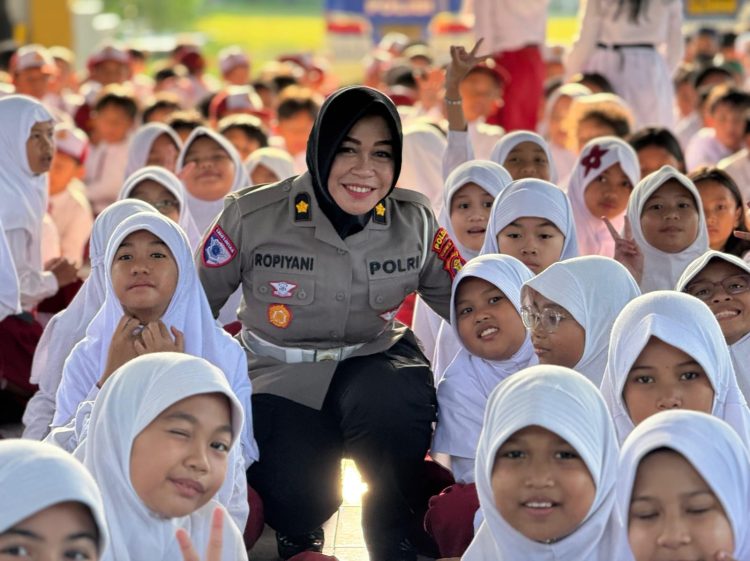 DITLANTAS POLDA KALTIM PERKUAT EDUKASI KESELAMATAN BERLALU LINTAS BAGI GENERASI MUDA
