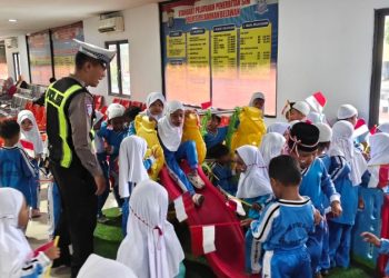 Polantas Karib, Sat Lantas Polres Pelabuhan Belawan Kenalkan Polisi sebagai Sahabat Anak Sejak Usia Dini