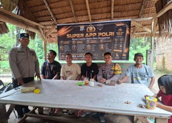 Bhabinkamtibmas Polsek Salapian Sosialisasikan Aplikasi Super APP Polri kepada Masyarakat