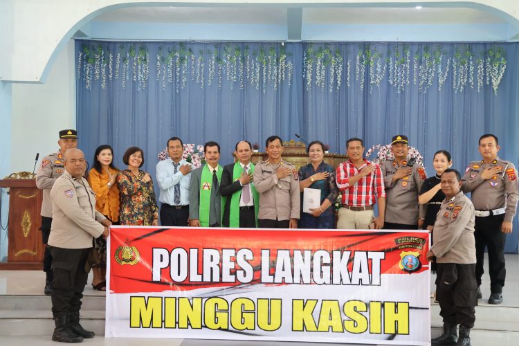 Polres Langkat Gelar Minggu Kasih, Ajak Jemaat GKI Bersama Jaga Kamtibmas dan Waspadai Kejahatan Siber