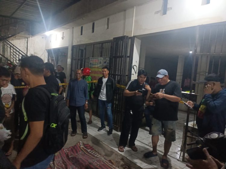 PRIA MUDA TEWAS DITIKAM BADIK, DI PASAR TERONG MAKASSAR, POLISI MASIH SELIDIKI MOTIFNYA. 