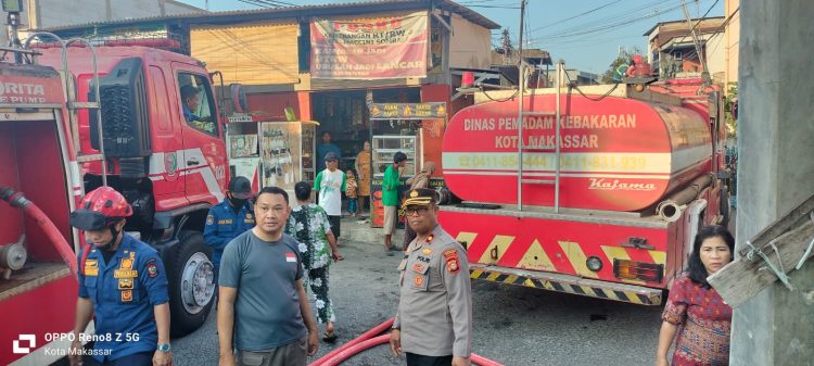 Hanguskan 2 rumah,Polisi masih menyelidiki penyebab kebakaran yang terjadi di kawasan padat penduduk Kelurahan Maccini Sombala