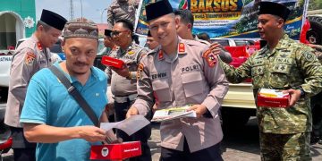 Edukasi Bahaya Karhutla dan Berbagi Kebaikan, Serdik Sespimmen Ke-67 Bagikan 1.200 Nasi Kotak di Masjid Agung Berau