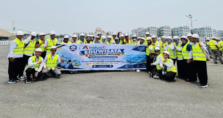 RAIH PRESTASI, DAPAT REWARD: 125 SISWA SMK SWASTA IMELDA MEDAN KUNJUNGI PT INALUM