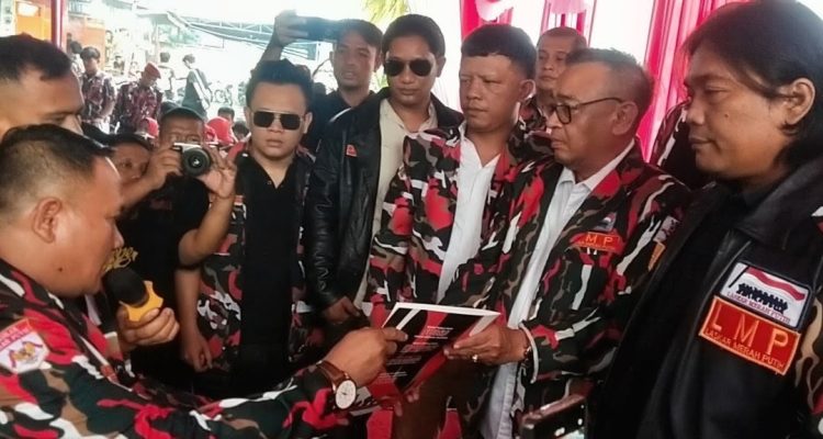 Dr.Ramces Pandiangan SH,.MH Terima SK Definitif dari Rukun Sembiring SE, Siap Perkuat LBH LMP Sumut