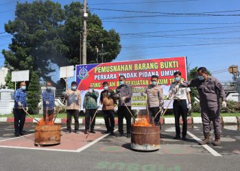 Waka Polres Binjai Hadiri Pemusnahan Barang Bukti di Kejaksaan Negeri Binjai