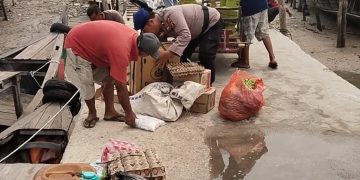 Patroli Sambang Nelayan, Satpolairud Polres Langkat Sampaikan Imbauan Waspada Cuaca Ekstrem